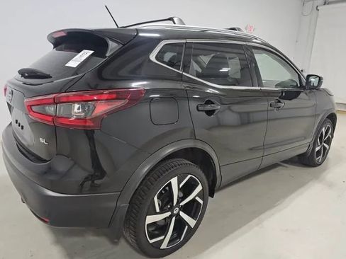 Used 2021 Nissan Rogue Sport SL FWD image 4