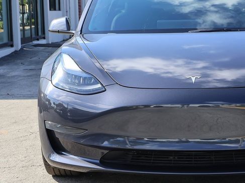 Used 2023 Tesla Model 3 Standard Range image 13