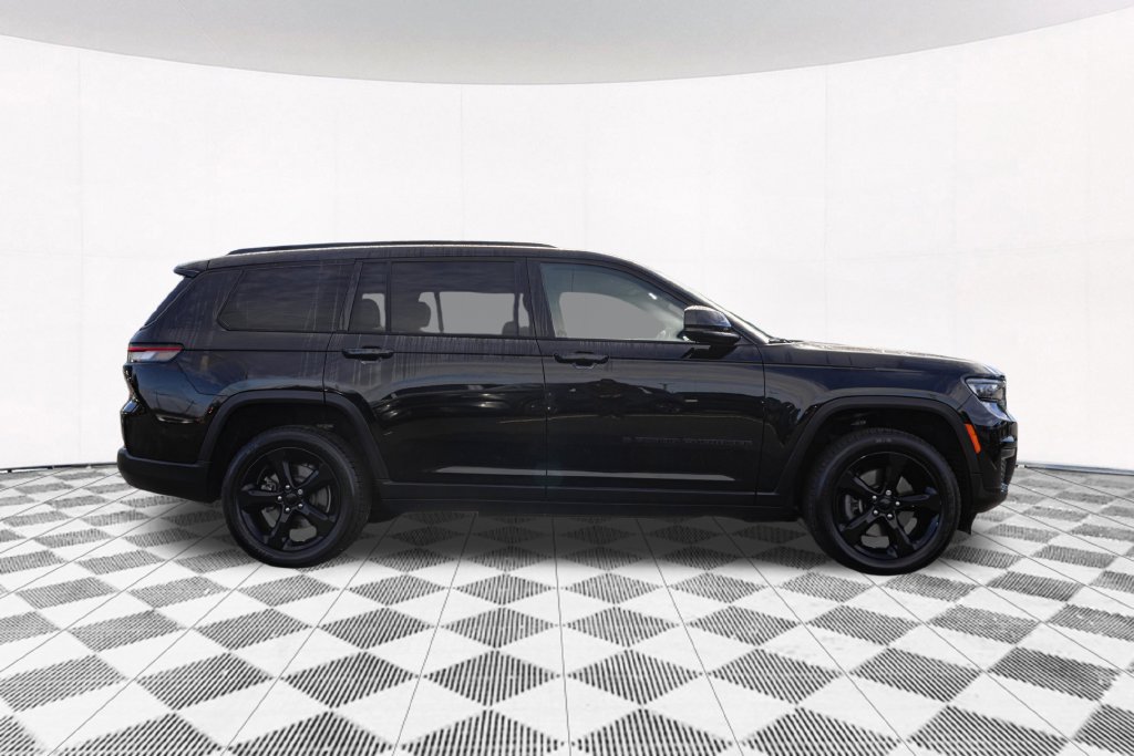 Used 2021 Jeep Grand Cherokee L Laredo AWD/4WD image 11