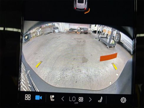 Certified 2023 Volvo XC40 Recharge Ultimate w/ Protection Package Premier image 24