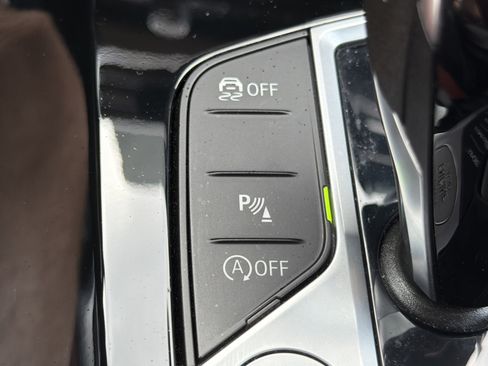 Certified 2025 BMW X4 xDrive30i AWD/4WD image 10