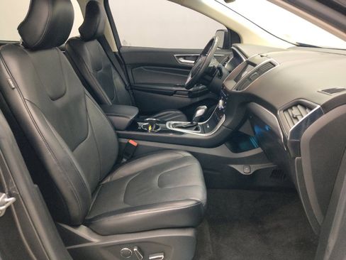 Used 2018 Ford Edge Titanium FWD image 21