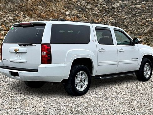 Used 2013 Chevrolet Suburban LT image 2