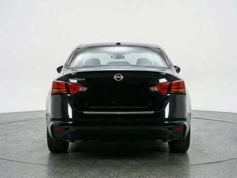 Used 2025 Nissan Altima 2.5 SV image 7
