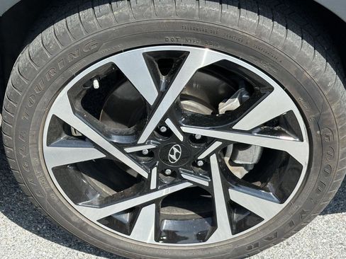 Used 2022 Hyundai Kona Limited w/ Cargo Package image 10