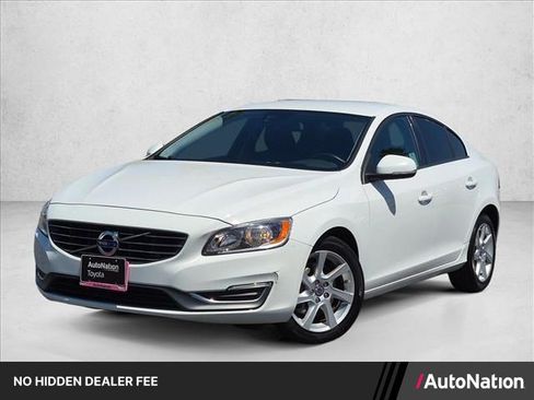 Used 2014 Volvo S60 T5 FWD image 1