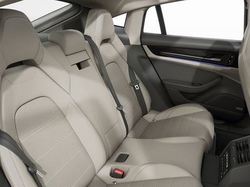 New 2026 Porsche Panamera image 6