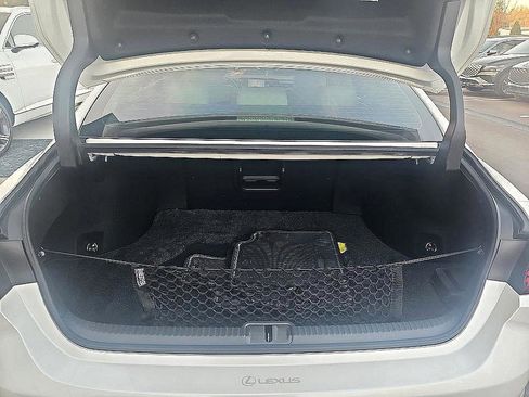 Used 2022 Lexus ES 300h w/ Premium Package image 38