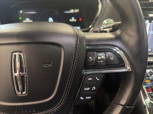 Used 2017 Lincoln Continental Reserve w/ Climate Package image 28