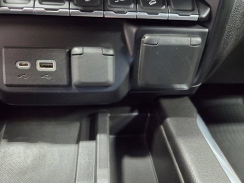 Used 2023 GMC Sierra 2500 AT4 w/ AT4 Preferred Package AWD/4WD image 42