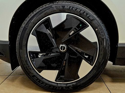 New 2026 Volvo EX30 Plus w/ Protection Package Premier AWD/4WD image 43