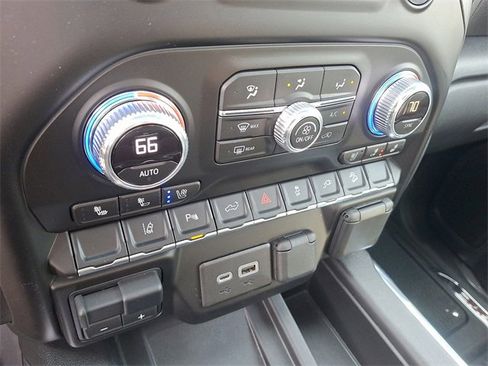 Used 2022 GMC Sierra 2500 Denali image 16