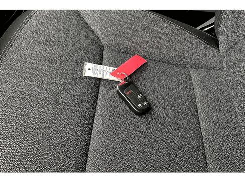 Used 2025 RAM ProMaster 2500 w/ Convenience Group image 11