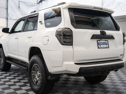 Used 2018 Toyota 4Runner TRD Off-Road w/ TRD Performance Package AWD/4WD image 7