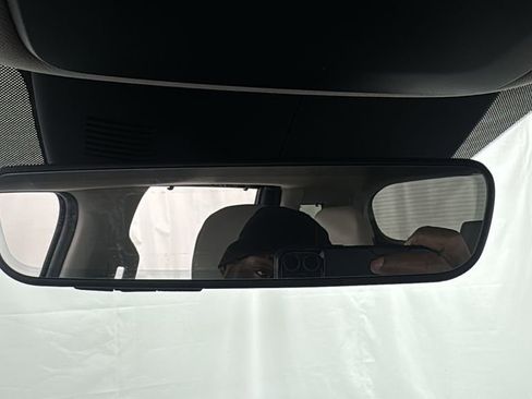 New 2026 Kia Carnival EX FWD image 33