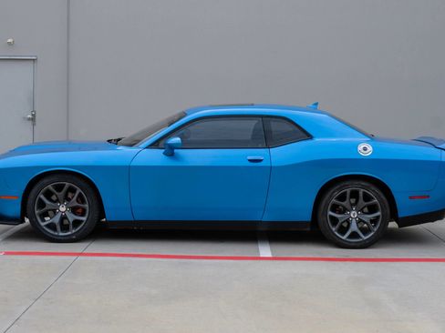 Used 2015 Dodge Challenger SXT Plus RWD image 12