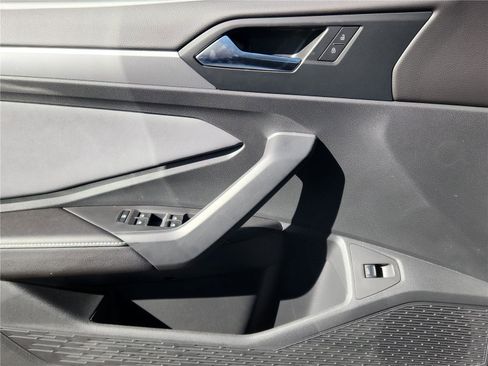 New 2025 Volkswagen Jetta SE image 8