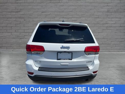 Used 2019 Jeep Grand Cherokee Laredo w/ 18" Wheel & 8.4" Radio Group AWD/4WD image 4