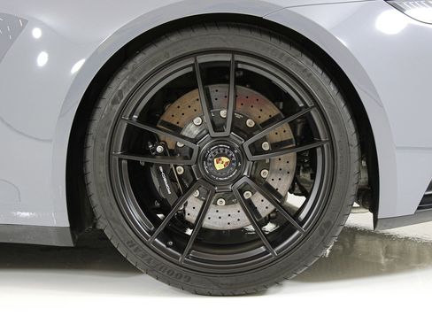 Used 2024 Porsche 911 Carrera GTS RWD image 17