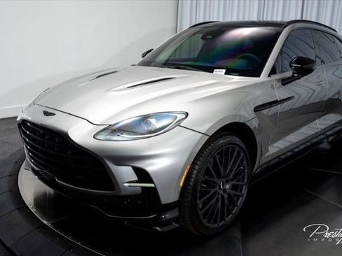 Used 2025 Aston Martin DBX 707 AWD/4WD image 10