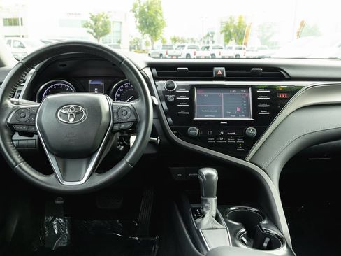 Certified 2020 Toyota Camry SE FWD image 25