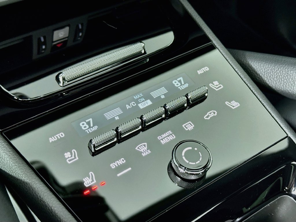 Certified 2026 Porsche Cayenne AWD/4WD image 17
