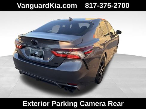 Used 2023 Toyota Camry SE image 4