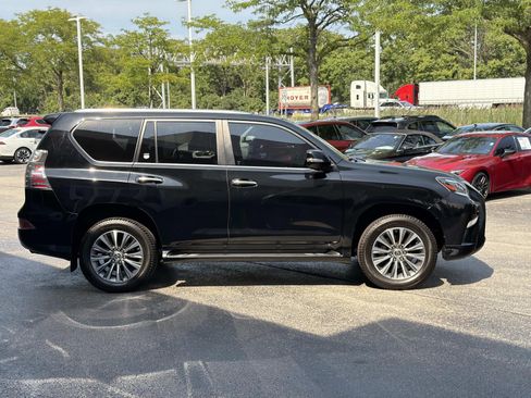 Used 2023 Lexus GX 460 Luxury w/ Accessory Package AWD/4WD image 4