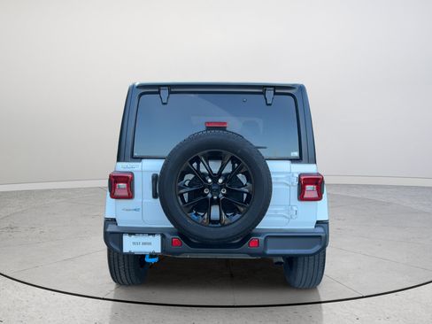 Used 2023 Jeep Wrangler Unlimited Sahara w/ Dual Top Group AWD/4WD image 8