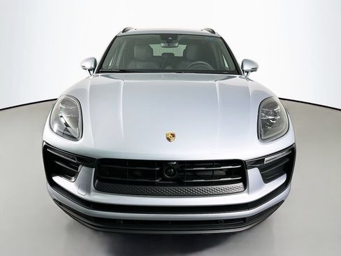 Certified 2026 Porsche Macan AWD/4WD image 6
