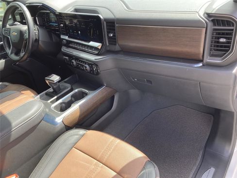 Used 2024 Chevrolet Silverado 1500 High Country w/ Technology Package image 30