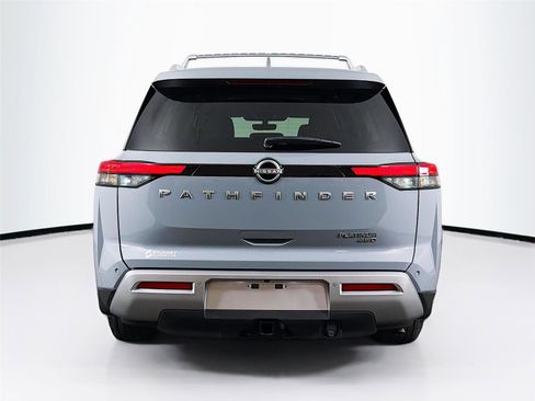 Used 2025 Nissan Pathfinder Platinum w/ Cargo Package AWD/4WD image 6