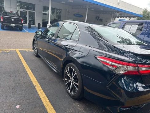 Used 2018 Toyota Camry SE w/ Moonroof Package FWD image 20