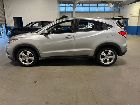 Used 2021 Honda HR-V LX image 6