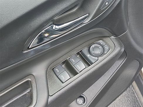 Used 2023 Chevrolet Equinox LT image 17