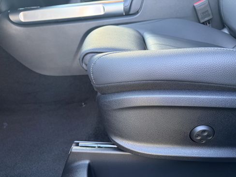 Certified 2025 Mercedes-Benz GLB 250 4MATIC image 13