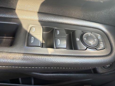 Used 2019 GMC Terrain Denali w/ Advanced Safety Package image 17