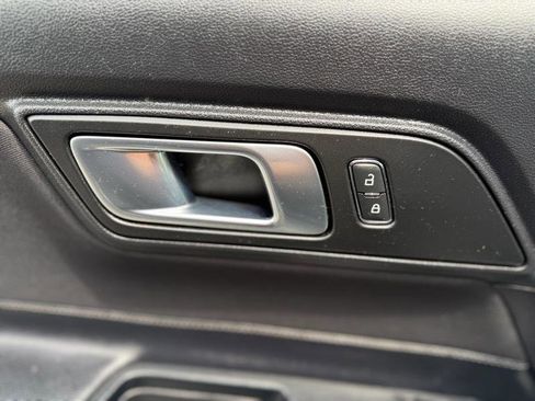 Used 2015 Ford Mustang Coupe image 24