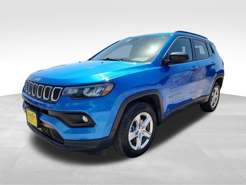 Used 2024 Jeep Compass Latitude AWD/4WD image 3