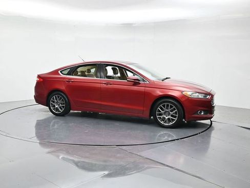 Used 2014 Ford Fusion SE w/ Equipment Group 202A FWD image 3