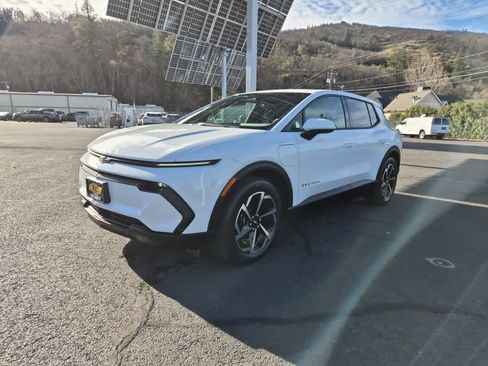 New 2026 Chevrolet Equinox EV LT image 1
