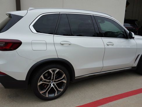 Used 2021 BMW X5 xDrive45e w/ Premium Package AWD/4WD image 4