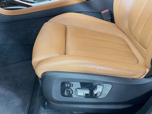 Used 2021 BMW X7 xDrive40i w/ Premium Package AWD/4WD image 24