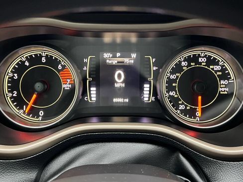 Used 2018 Jeep Cherokee Latitude image 24