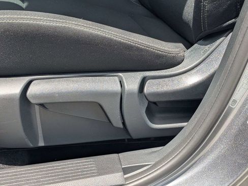 Used 2026 Nissan Rogue S FWD image 19