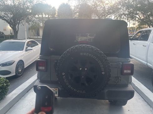 Used 2021 Jeep Wrangler Unlimited Sport image 5