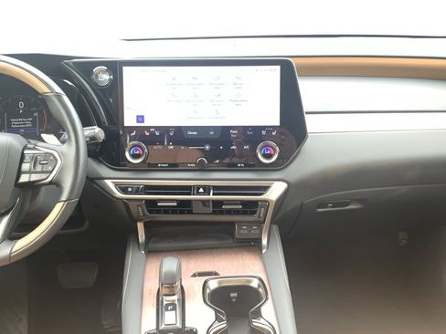 Used 2026 Lexus RX 350 Premium w/ Accessory Package (Z1) FWD image 31