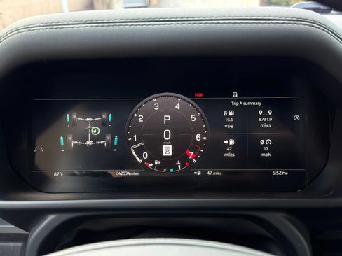 Used 2024 Land Rover Defender 130 X-Dynamic SE AWD/4WD image 39