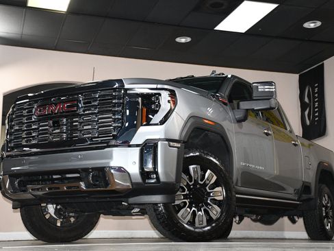Used 2024 GMC Sierra 2500 Denali w/ Denali Reserve Package AWD/4WD image 84