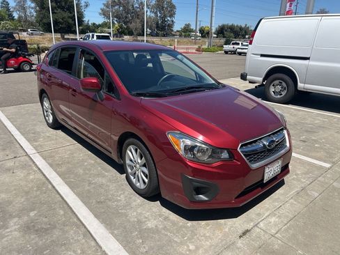 Used 2014 Subaru Impreza 2.0i Premium AWD/4WD image 3